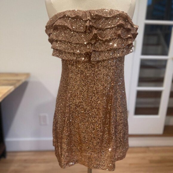 Free People Frida Ruffle Mini Dress Gold sequins Strapless Size 2, NWOT - Picture 6 of 9